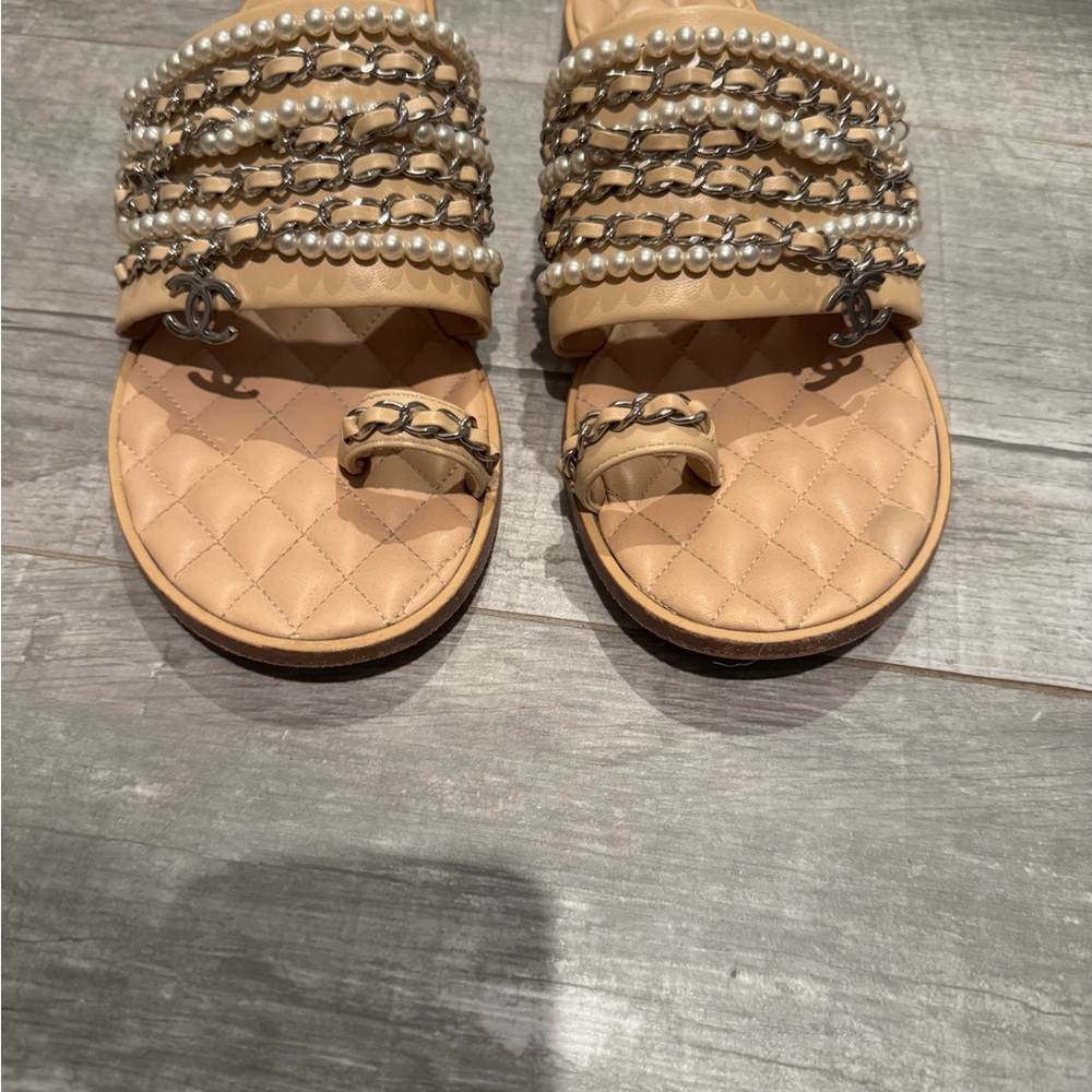 CHANEL Tan Quilted Sandals with Chain and Pearl Accents